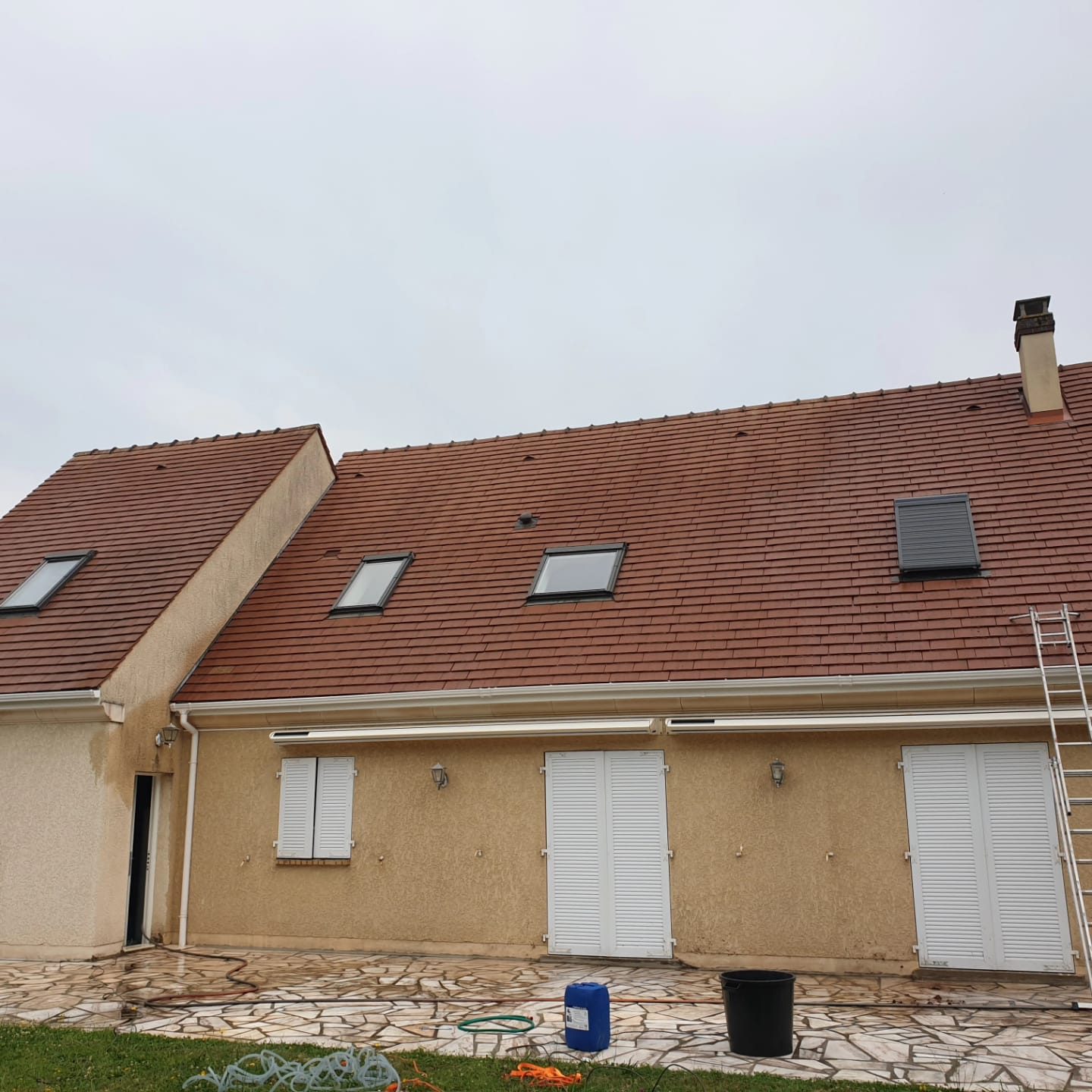 WhatsApp Image 2025-10-25 at 10.52.12 (2)